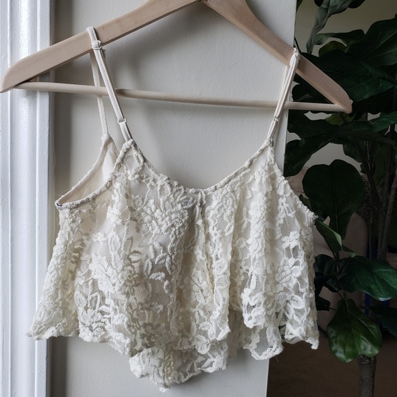 COPY - 🌴Material Girl Floral Lace Crop Top Cami🌴 - Picture 8 of 8